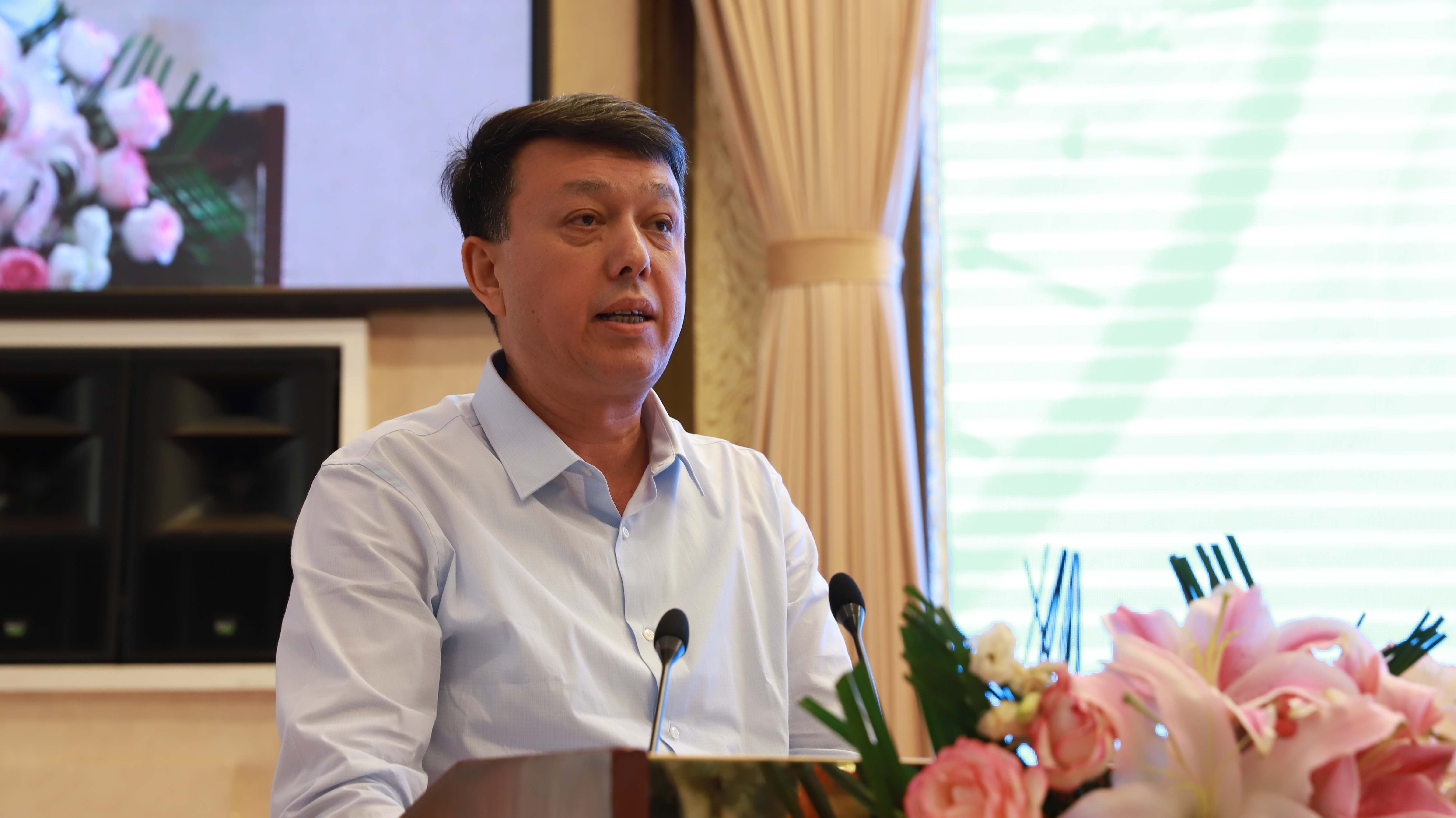 丝绸之路中药民族药产业发展学术会议·中国药学会民族药专业委员会成立大会暨新疆药学会成立60周年在乌鲁木齐举行