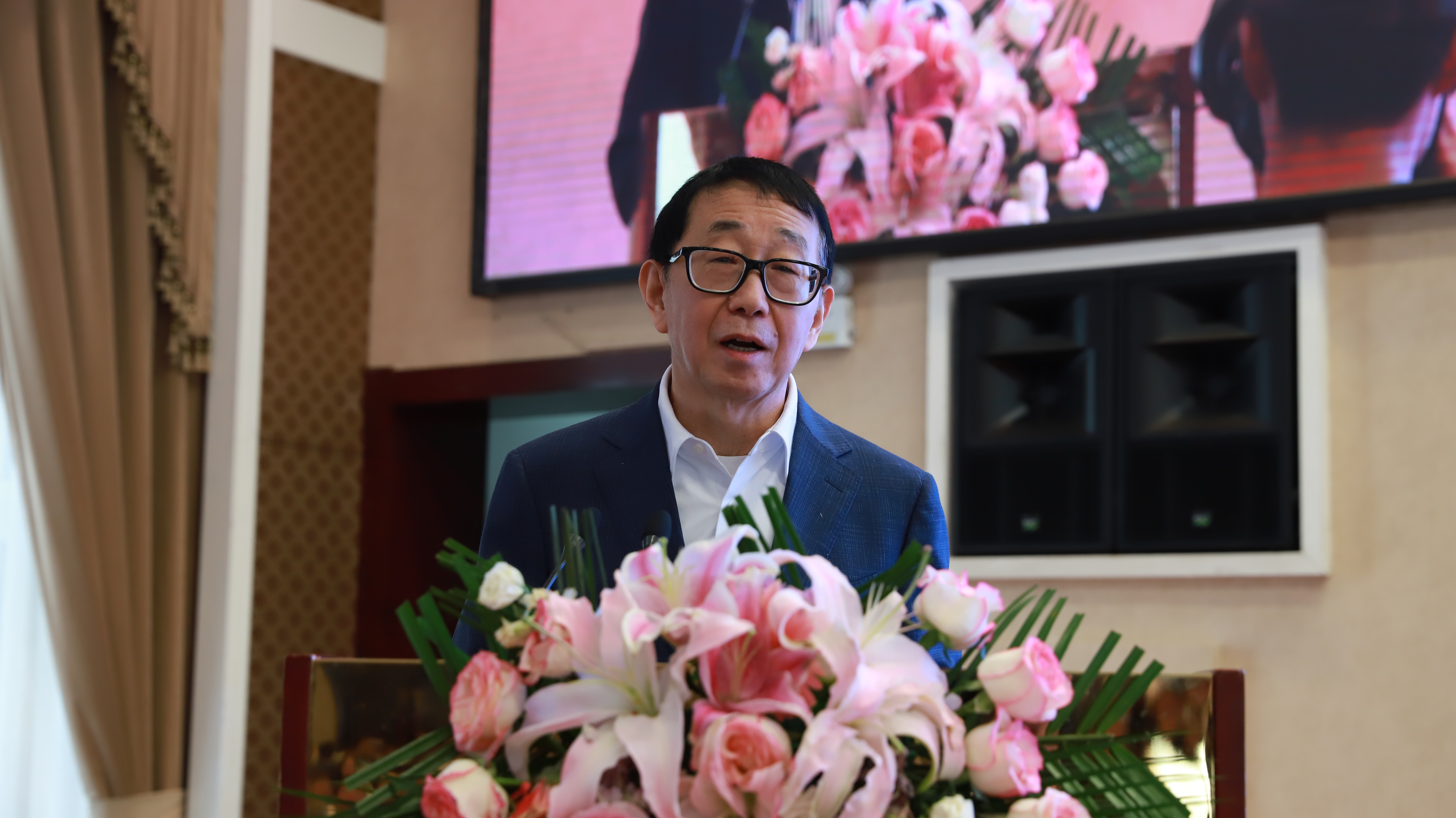 丝绸之路中药民族药产业发展学术会议·中国药学会民族药专业委员会成立大会暨新疆药学会成立60周年在乌鲁木齐举行