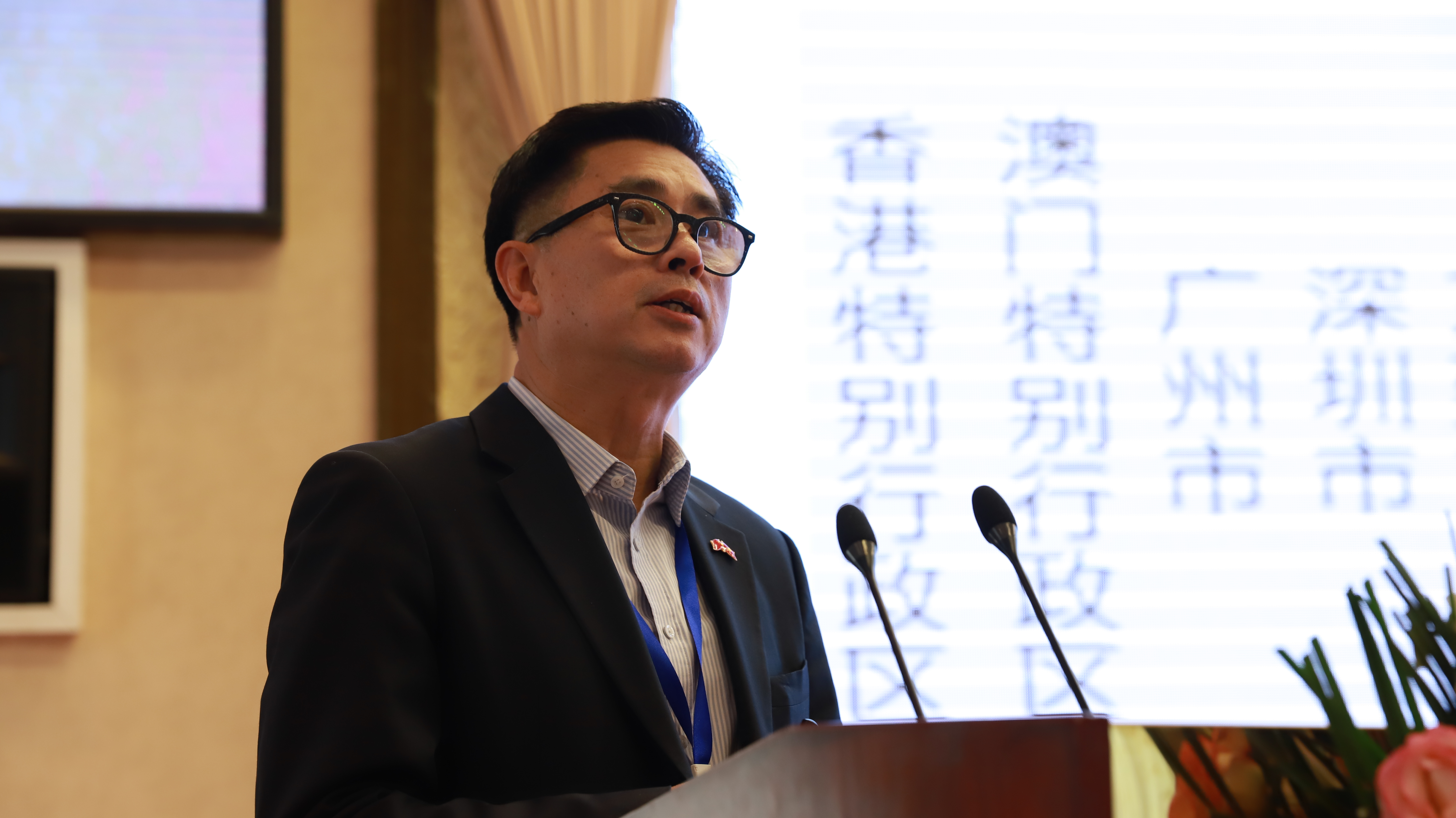 丝绸之路中药民族药产业发展学术会议·中国药学会民族药专业委员会成立大会暨新疆药学会成立60周年在乌鲁木齐举行