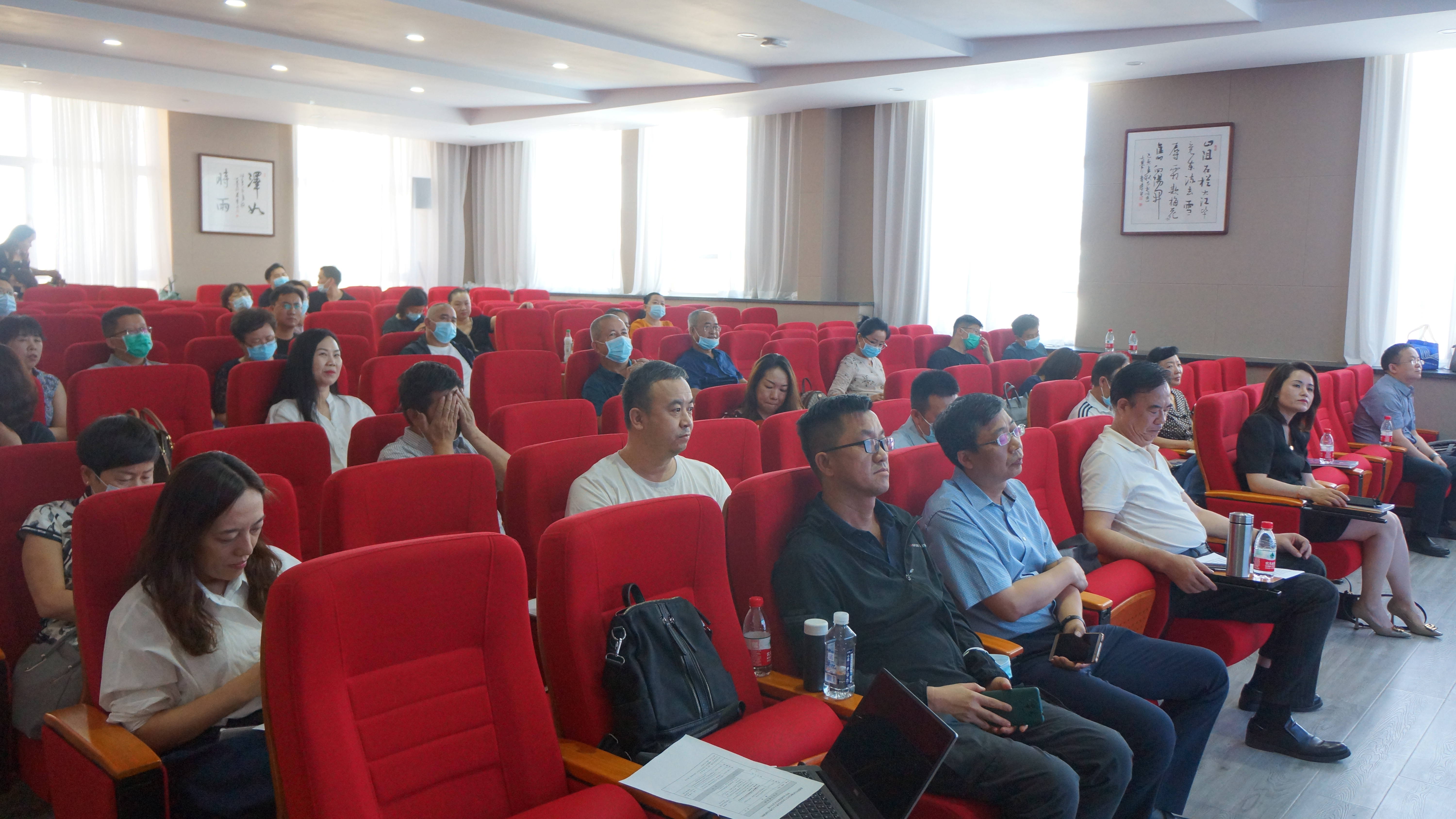 新疆药学会药物经济学专业委员会成立大会暨首届药物经济学与合理用药学术会议顺利召开 新疆药学会药物经济学专业委员会成立大会暨首届药物经济学与合理用药学术会议顺利召开